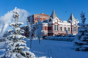 В 2025 году молодые люди побывали на 272 спектаклях, воспользовавшись возможностью, предоставленной государством.