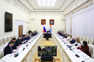 В понедельник, 19 января, в Правительстве Самарской области состоялось оперативное совещание под председательством губернатора Вячеслава Федорищева.