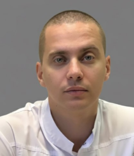 Зав. отделением Самарского кожно-венерологического диспансера Евгений Жирнов подчеркнул, что косметика должна выполнять не только питательную, но и барьерную и защитную функции.