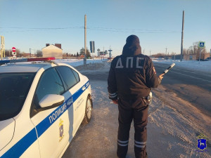 В Приволжском районе водитель КамАЗа без прав сел за руль