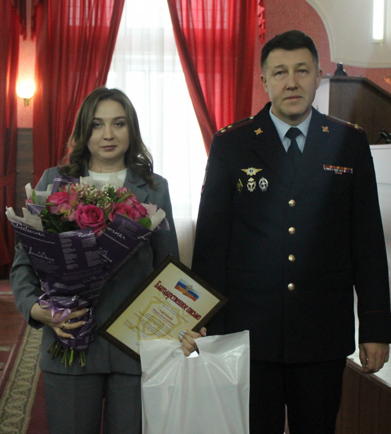 Сотрудница тольяттинского банка  предотвратила хищение более 800 000 рублей у пенсионерки