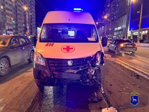 23 января 2026 года в Самаре произошло ДТП с участием скорой помощи, в котором пострадали два человека, которым понадобилась медицинская помощь.