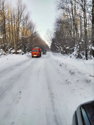 Ранее в сети появилась видеозапись, где запечатлен застрявший на трассе транспорт.