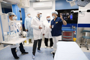 Сегодня, 26 января, губернатор Вячеслав Федорищев работал в Клиниках Самарского государственного медицинского университета, где ознакомился с самыми передовыми разработками и технологиями, а также современными новыми операционными.