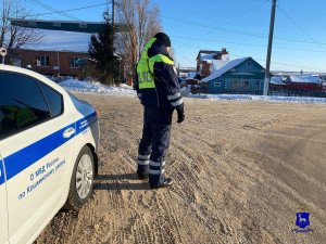 В Кошкинском районе полицейские за рулем задержали лишенного прав жителя Татарстана