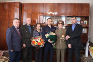 Повестка в военкомат пришла Андрею Тонковидову в 1944 году. В марте победного 1945 года его включили в состав конвоя.