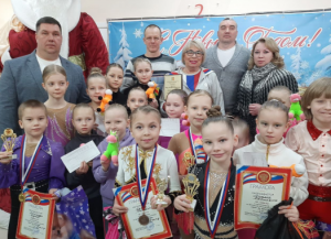 В сезоне 2025-2026 годов в Самарской области проходят ежегодные детские соревнования по фигурному катанию «Шаг за шагом».