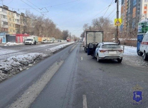 В Промышленном районе Самары водитель сбил женщину, которая шла где нельзя