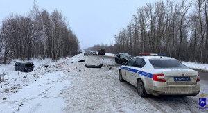 В ДТП в Самарской области пострадали водитель, женщина и шестилетний ребенок