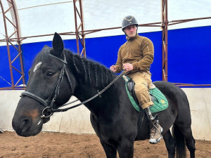 в Самаре ветераны СВО обретают силы с помощью иппотерапии и адаптивной, оздоровительной верховой езды