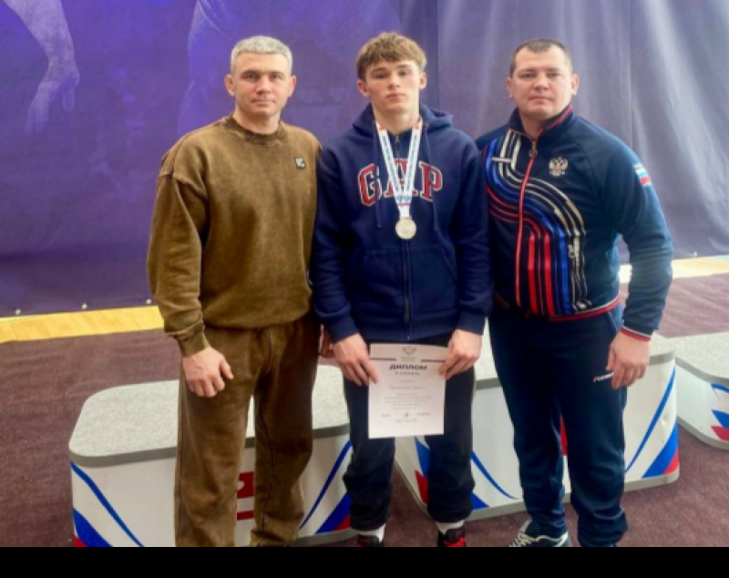 Раиль Хурматуллин из Самарской области - серебряный призер первенства России по греко-римской борьбе