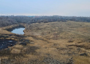 В 2025 году начались проектно-изыскательские работы по двум объектам бывшего сланцевого завода: золоотвал и технический пруд-накопитель.