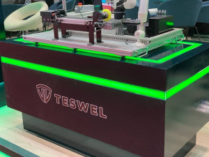 Высоким гостям презентовали разработки самарских производителей.