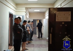 В Тольятти полицейские проверили документы и законность пребывания на территории РФ у более 150 человек.