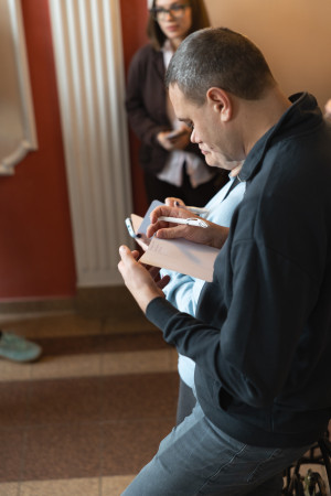 14 февраля в начале встречи участники арт-променада получили блокноты для записи своих впечатлений, после чего начали путешествие по ещё незнакомым местам театра. 