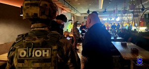 Полиция с ОМОНом проверили ресторан в Самаре и нашли сюрпризы
