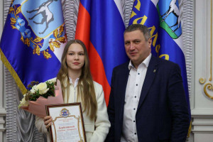 Глава Самары Иван Носков поздравил шпажистку Антонину Бербенцеву и ее тренера с золотой медалью Первенства России по фехтованию