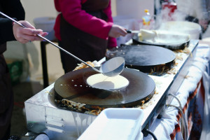 россияне стали вдвое чаще откликаться на подработку блинопеками