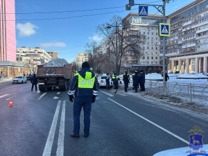 В центре Самары КАМАЗ насмерть сбил женщину-пешехода