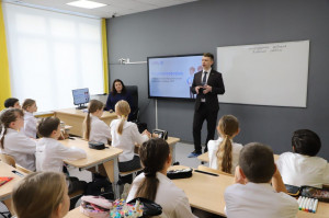 17 февраля в рамках всероссийского проекта «Урок цифры» в школе № 41 прошло занятие, посвященное теме «Видеоплатформа».