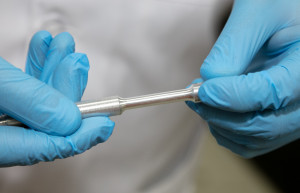 Эти инновационные изделия, которые со временем растворяются в организме человека, производятся в коллаборации с ООО «Медицинская торговая компания» (МТК).