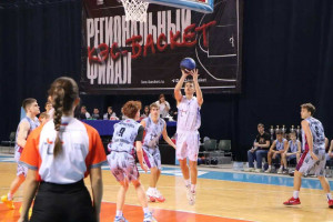 19 лет компания «Т Плюс» оказывает активную поддержку развитию школьного спорта, выступая официальным партнёром турнира.