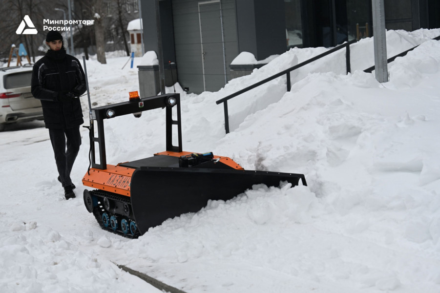 В Татарстане разработали коммунальных роботов для уборки снега