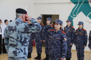 В Самаре офицеры Росгвардии оценили строевую подготовку кадет в преддверии Дня защитника Отечества