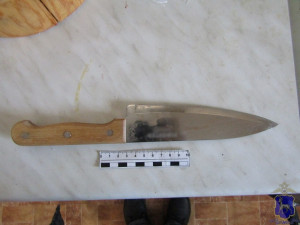 В Волжском районе местный житель ударил ножом соперника