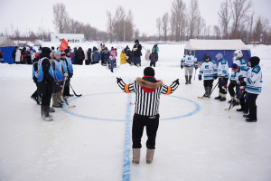 В технопарке "Жигулевская долина" состоялся турнир "Хоккей на валенках"