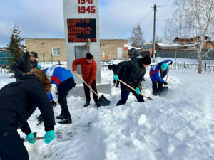 С 20 по 22 февраля отряд Снежного десанта ветеранов «Волжские богатыри» провели активную добровольческую деятельность в Красном яре.