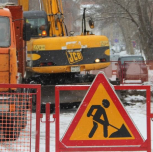 До 20:00 27 февраля участок улицы Магистральной в Самаре недоступен для проезда автотранспорта. ​​​​​​​Специалисты «РКС-Самара» приступили к работам 25 февраля.