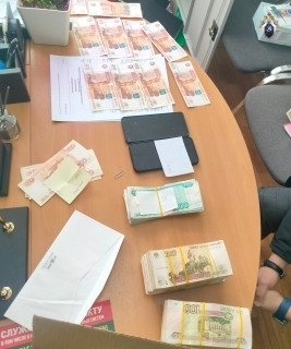 Возбуждено уголовное дело в отношении начальника отдела потребительского рынка, услуг и защиты прав потребителей Октябрьского района  Самары.