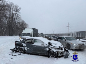 Женщина пострадала в крупном ДТП с 4 авто на М-5 в Самарской области