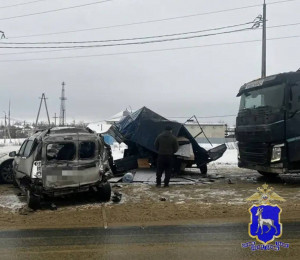 В Сызрани паровозиком столкнулись несколько машин