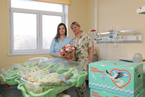 12 февраля с разницей в одну минуту рв Самаре одились три мальчика.