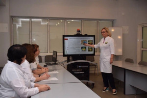 Главная медсестра Самарского онкодиспансера Вероника Пятикоп вошла в число первых 4 специалистов страны, которые получили награды.