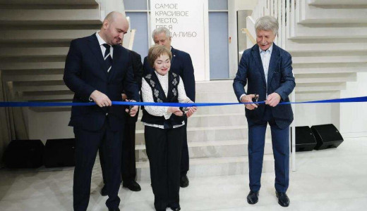 Сегодня, 3 марта, губернатор Самарской области Вячеслав Федорищев посетил галерею «Виктория», которая 6 марта откроет свои двери для посетителей после масштабной реконструкции.