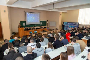 В Самарском государственном аграрном университете прошёл мастер-класс по управлению БАС для будущих агрономов и инженеров.