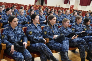 В Самаре ветераны СВО провели «Открытый диалог» с будущими офицерами в преддверии Международного женского дня