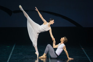 5 марта в САТОБ в честь первого исполнения Седьмой симфонии Дмитрия Шостаковича состоялся показ программы одноактных балетов «Пламя Победы»: «Ленинградская симфония» на музыку Дмитрия Шостаковича и «Дом у дороги» на музыку Валерия Гаврилина.