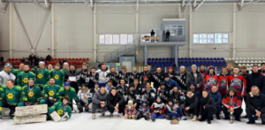 В течение месяца на льду спорткомплекса «МТЛ-2» проходили областные соревнования среди муниципальных районов по хоккею.