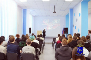 Полиция Самары напомнила молодежи правила поведения на дороге и в Интернете