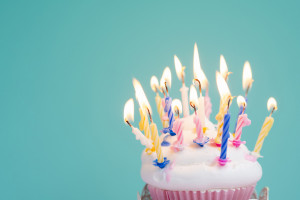 Как рассказала 10 марта клинический психолог Олеся Толстухина, отказ от празднования дня рождения во взрослом возрасте чаще всего связан с изменением отношения к самому празднику и стремлением к эмоциональному комфорту.