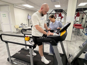 В Самарском центре протезирования и ортопедии «Без барьеров» в 2026 году прошли реабилитацию и обеспечены протезами более 70 участников СВО.