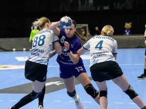 13 марта в Тольятти состоялся первый матч 1/4 финала плей-офф женской Суперлиги чемпионата России по гандболу.