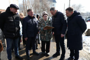 В ходе рабочего объезда территорий глава города Самары Иван Носков встретился с жителями Железнодорожного района 17 марта.