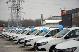 Региональнм Отделением СФР за 2025 год было передано 30 машин: 18 человек получили ключи от LADA Granta, а еще 12 — от LADA Vesta.