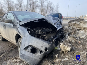  В Волжском районе водитель без прав врезался в иномарку