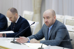 В пятницу, 20 марта, губернатор Вячеслав Федорищев провел встречу с участниками региональной стажировки президентской программы профессиональной переподготовки «Мастер государственного управления для руководителей».